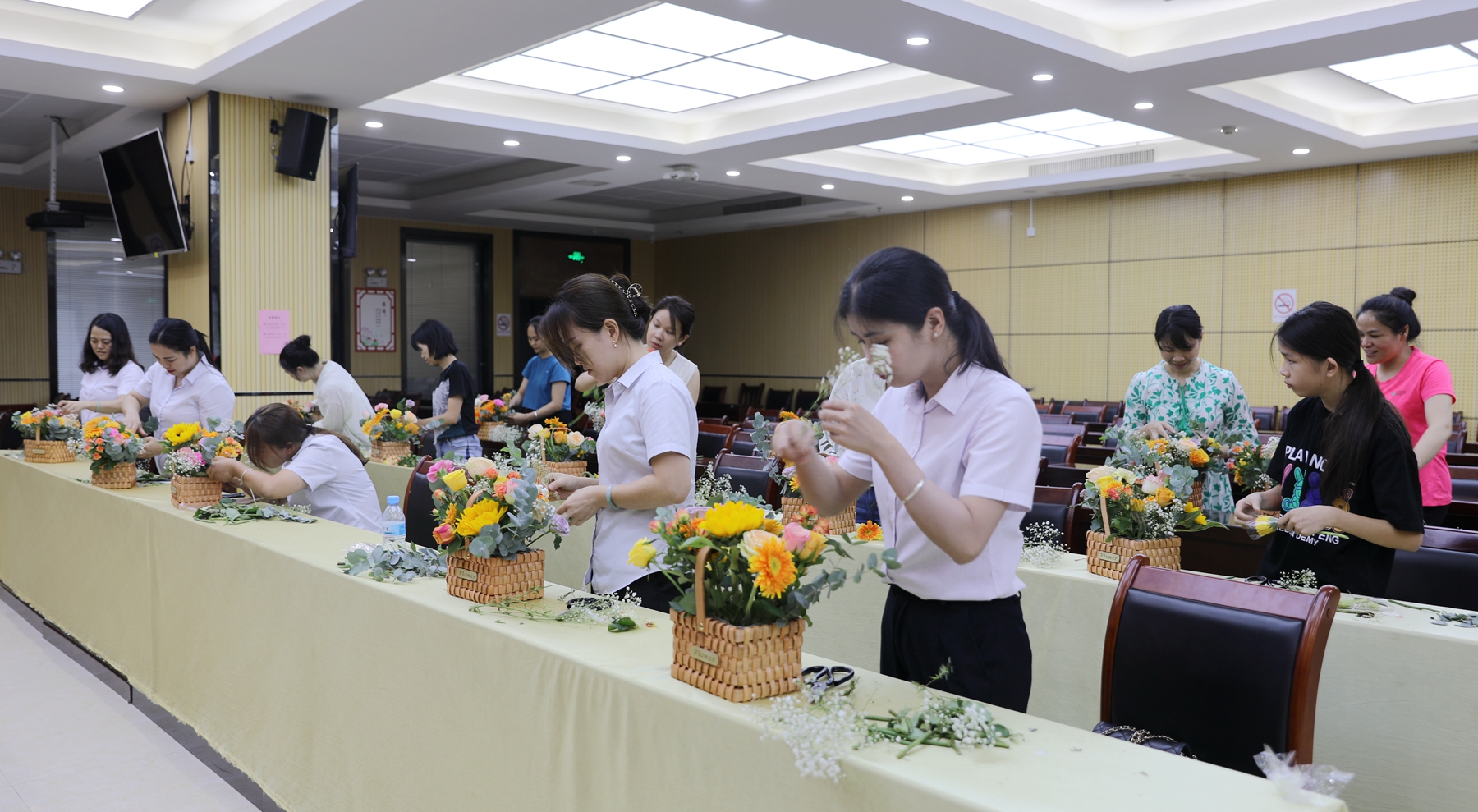 集团公司举行首届职工插花艺术角逐运动